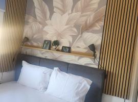 Villa Sokrates, hotel in Nea Vrasna