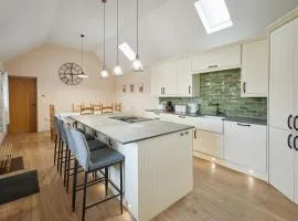 Host & Stay - The Byres