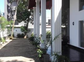 The Kingston Hotel, hotel v destinaci Kiribathgoda