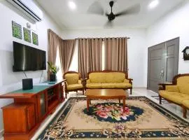 Ana Homestay Moslim only 4 airconds Wi-Fi
