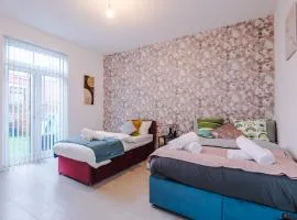 6BR House Sleeps 15 Ideal for Contractors & Groups