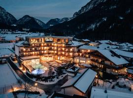 POST Family Resort, hotel em Unken