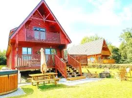 Luxury Woodland Log Cabin Retreat I Direct Lake View & Access I Private Hot Tub & Sauna