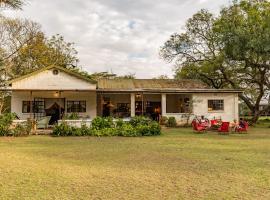 Sanctuary Farm House 5-bedroom Lodge In Wildlife, farm stay in Naivasha