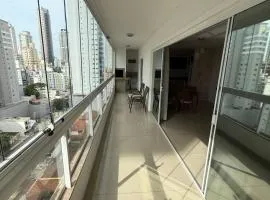 Apartamento 3 suítes perto do mar Com 2 Garagem
