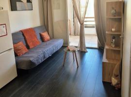 La grande Vague, hotel in Le Barcarès