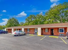 OYO Palm Leaf Motel