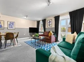 Chic 5-bedroom House in Basingstoke with Parking by PureStay