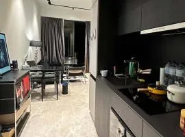 NICOLE's travel room