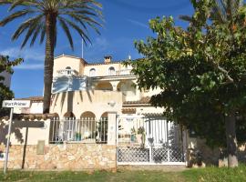 RNET - Port Primer Empuriabrava, hotel in Empuriabrava