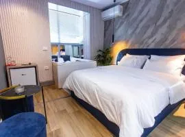 Luxury Suite by The Bubbles Jacuzzi Rooms