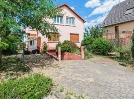 Bright apartment in Lingolsheim for 6 people