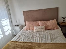 Depto para 4 en Barrio Chauvín、Argentinaのホテル