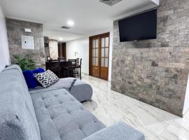 Entire home in Lechería, Venezuela, ξενοδοχείο σε El Morro de Barcelona