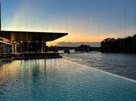 Grand Resort & Residences, hotel com estacionamento em Cidade de Belize