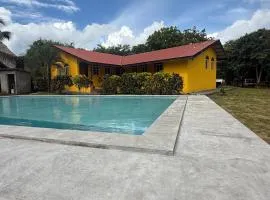 Casa Amarilla