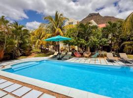 LAKAZ DEL SOL - Elegant apartments with luxurious garden, pool and barbecue area - Tourism Permit Certified, hotel s parkováním v destinaci Tamarin