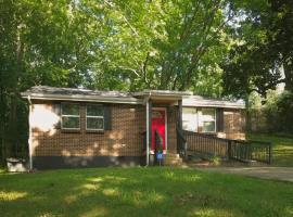 Governors' Cozy Downtown Cottage, hotel em Clarksville