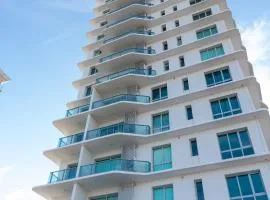 Luxury 2 Bedroom "Wake Up in the Sky" Best Views & Location in Asuncion