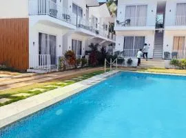 Seawood Beach side by Tvessa