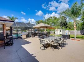 Backyard Oasis with Private Pool Jacksonville Gem, hotel in Orange Park