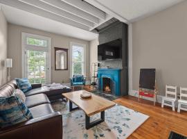 High Street Hideaway - For 8, Hotel in Columbus