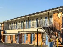 Cole Manor Motel By OYO Love Field Market Center