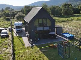 Stodoła pod Bacówką Zawoja Sauna Jacuzzi、Skawicaのホテル