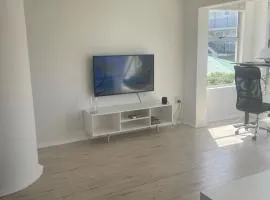 Bright & Modern Apartment in Beautiful Hout Bay
