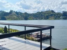 Villa Lake Blue