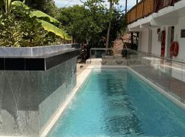 Hotel Sol del Desierto, guest house in Villavieja