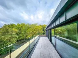 Luxury 3 Bedroom Penthouse Apartment