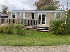 6-Pers Chalet Lauwersoog, khách sạn ở Lauwersoog