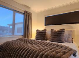 Central Studios, hotel in Westport