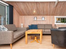6 person holiday home in Ebeltoft, hotel i Ebeltoft