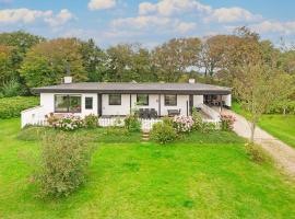 8 person holiday home in Struer-By Traum, hotel v destinaci Humlum