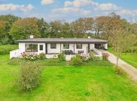 8 person holiday home in Struer-By Traum