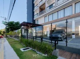 Aptos completos em prédio com piscina a 280m da Praia - CLFs