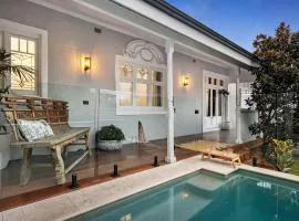 Merewether House 1910 - Echelon Luxe Poolside Escape