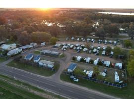 River Gum Tourist Park, hotel in Saint George