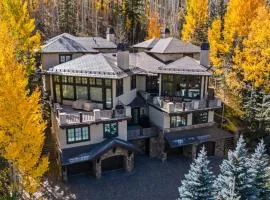 West Vail Retreat Steps to Ski plus Private Hot Tub