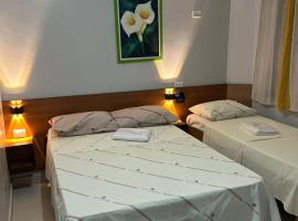 Hotel Tropicália próximo a 25 de março , Brás e Bom Retiro "Com estacionamento conveniado ao lado do hotel", hotel en São Paulo