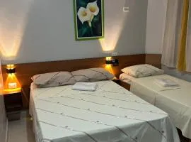 Hotel Tropicália próximo a 25 de março , Brás e Bom Retiro "Com estacionamento conveniado ao lado do hotel"