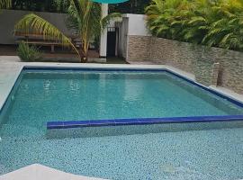 Villas Campos Monterrico, hotel in El Banco