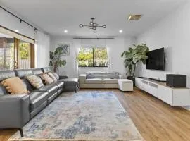 Family Escape with Private Courtyard