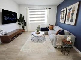Kinglet 4BR Getaway AC Garage Near WEM DisneyPlus