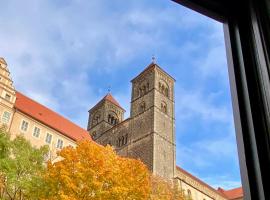 Schinkel Ferienunterkünfte UNESCO Welterbestadt Quedlinburg, beste Lage inklusive Parkplatz & Kurtaxe, hotel v destinaci Quedlinburg