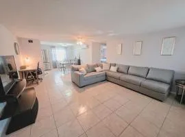 Apartment in Privet House Walk Distance To Beach