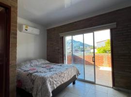 The Cayetano House, ξενοδοχείο στο Cali