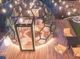 Elegant Retreat- Sleep 10-Boho Dome Lounge-Hot Tub-Games-Golf-Serene Getaway